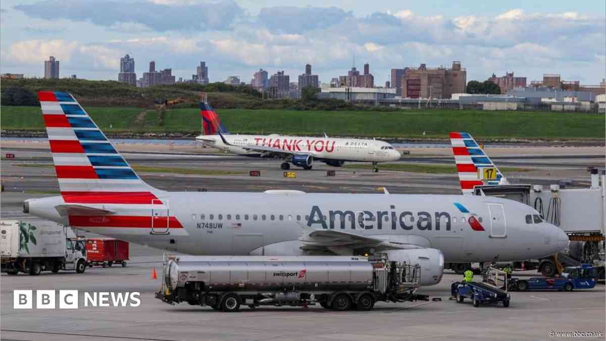 Flights at major US airports delayed after cable cut by construction workers