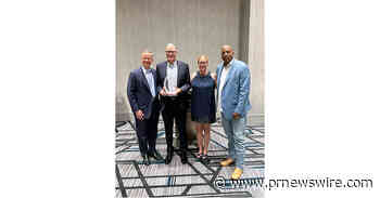Caracal Presents John Reumann with Glen A. Taylor Excellence in Mentorship Award