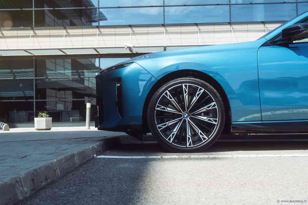 Dit klassieke BMW-kleurtje staat de BMW i7 lekker