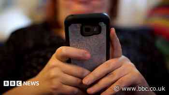 Fraudsters claim to be police in phone scam
