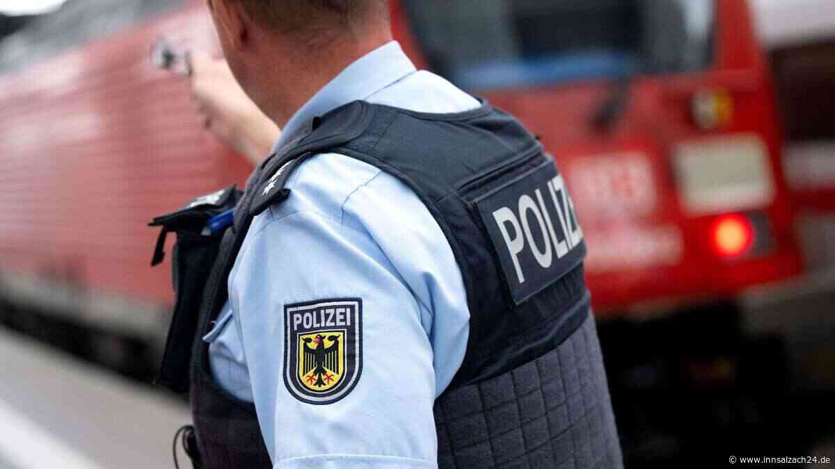Blaues Auge und Platzwunde: Schwarzfahrer (18) schlägt Lokführer in Bayern ins Gesicht