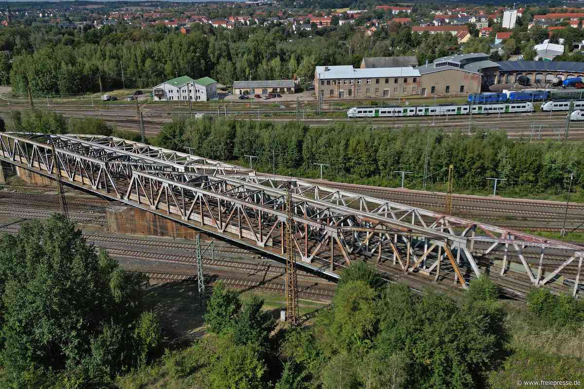 Abriss geplant: Markante Bahnbrücke in Zwickau hat ausgedient