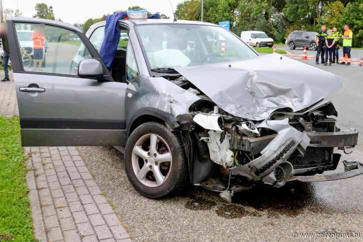 Drie auto’s zwaar beschadigd bij ongeval, één persoon gewond