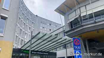 Mit Flaschenhals auf Mitarbeiterin los: 25-Jähriger vor Landgericht München II