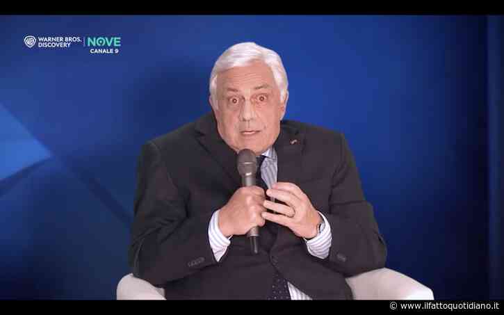 Crozza-Tajani va in confusione sulle donne in gonna: “È come quando arriva l’elettricista a casa e c’è mia moglie…”