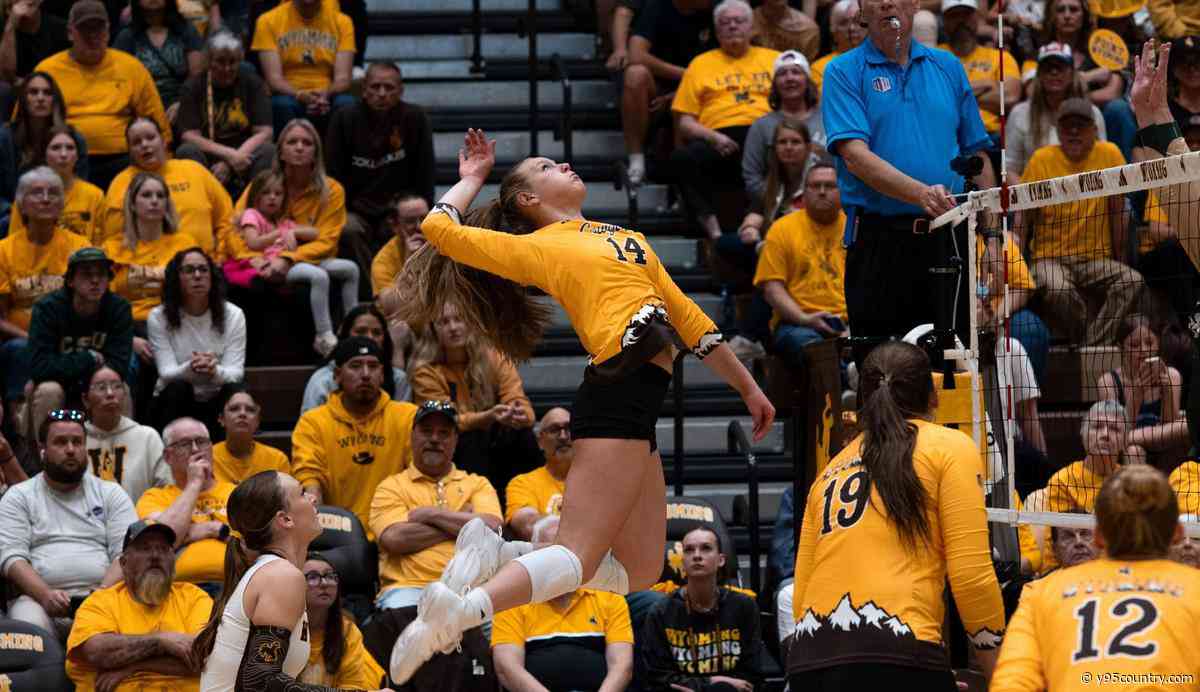 Cowgirls Sweep All Three Games at Orange & Black Classic