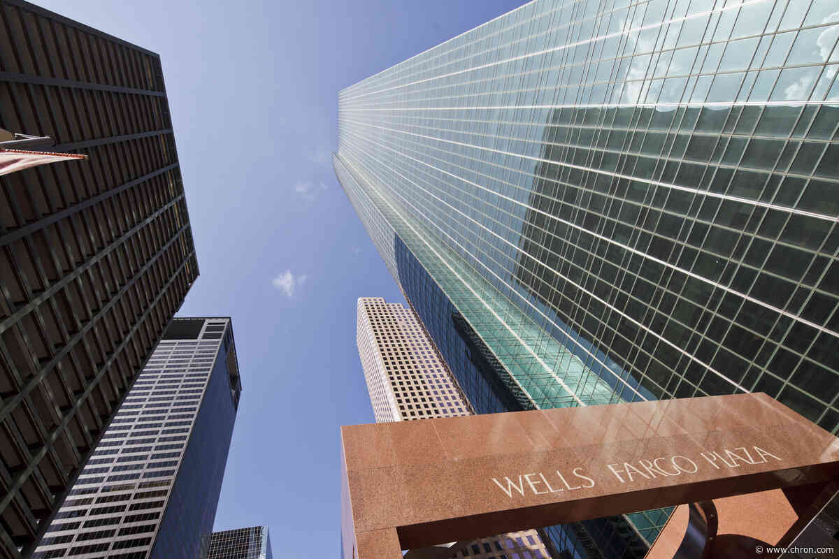Texas' third-tallest tower is for sale. Here's what's inside the 71-story landmark.