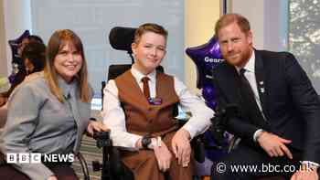Teen 'inspiring others' congratulated by Prince Harry