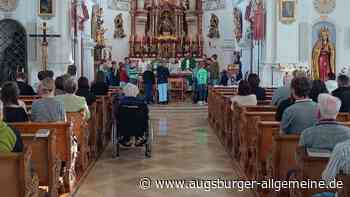 Viele Besucher beim Familiengottesdienst und Famielenfest in Vilgertshofen
