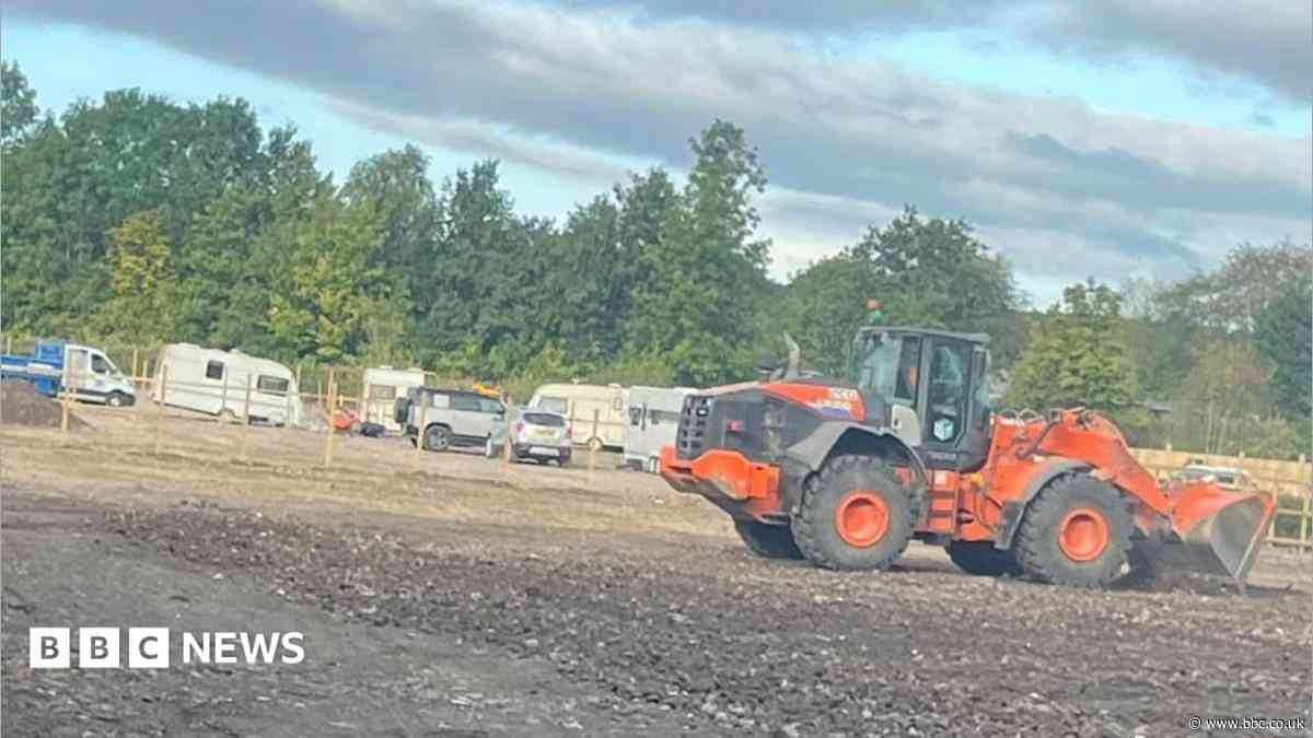 Order to stop work 'ignored' at traveller site