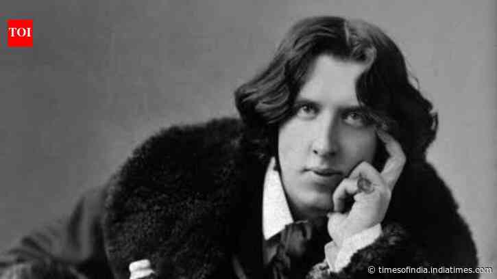 Oscar Wilde's quote on human naure's common trait: it is quite difficult to follow than preach