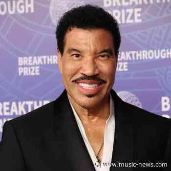 Lionel Richie presses pause on tour due to heart procedure