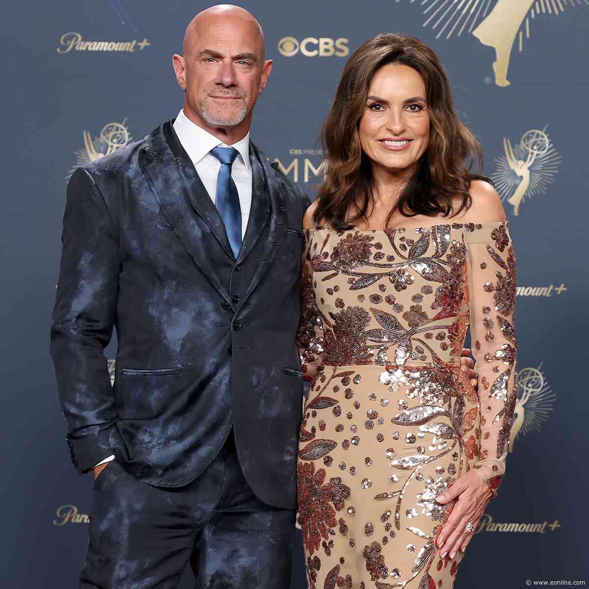 Mariska Hargitay Confirms Christopher Meloni's SVU Return With Set Pic