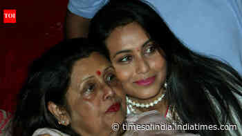 Aamir and wife Gauri visit Rani Mukerji to offer condolences