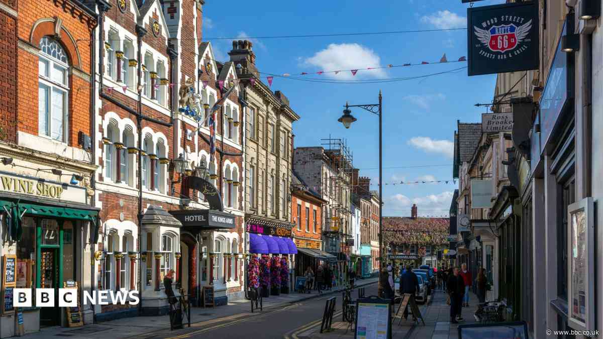'At first I tolerated Swindon, now I adore it'