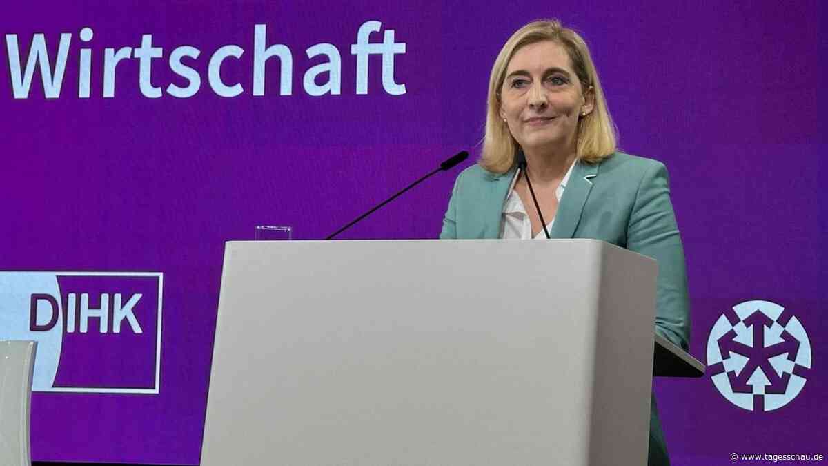 Kanzleramtschefin Warken verspricht Tempo bei Reformen