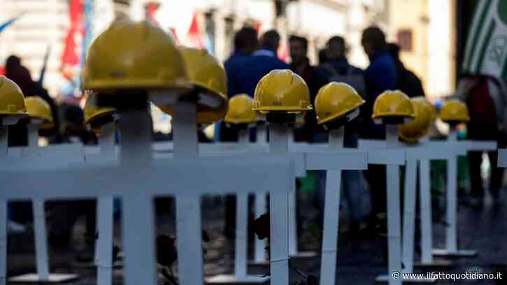 Roma, cade da un’impalcatura mentre lavora alla realizzazione della nuova illuminazione del Colosseo: morto operaio 22enne