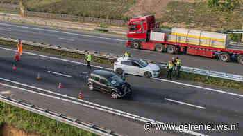 Ongeval met twee auto’s op snelweg zorgt voor file