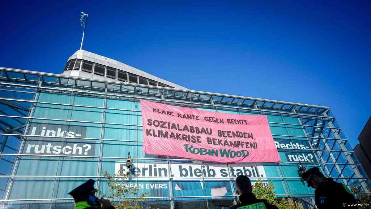 Aktivisten besetzen CDU-Zentrale – Einsatz dauert noch an