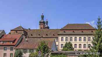 Rokokobibliothek und Klosterkirche warten in diesem Schwarzwald-Dorf