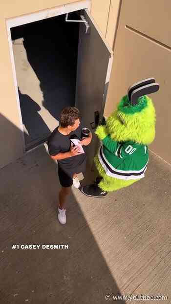 Pranking the players on the first day of training camp 😂 #nhl #dallasstars #jumpscare