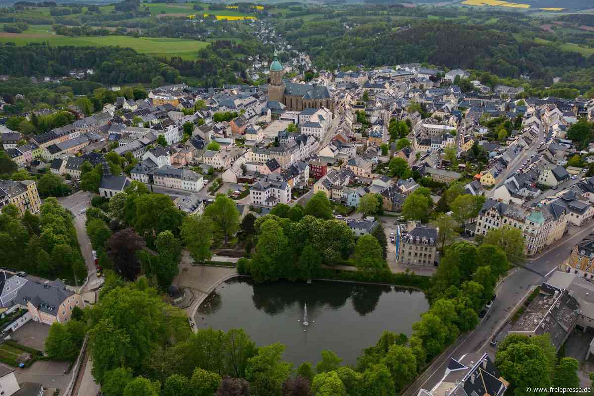 Annabergs Klöppelkönigin führt durch die textile Geschichte der Altstadt