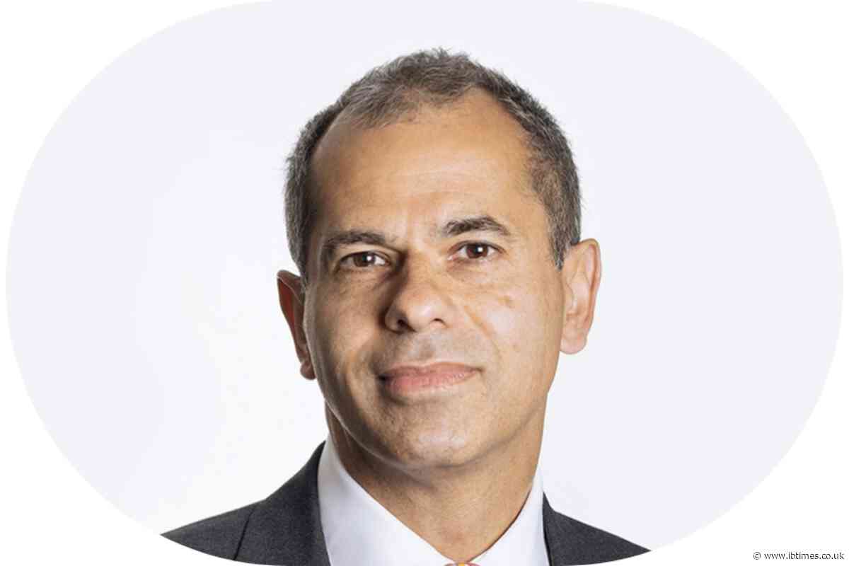 Meet The Surgeon Who Performed Britain's First Laparoscopic Prostatectomy