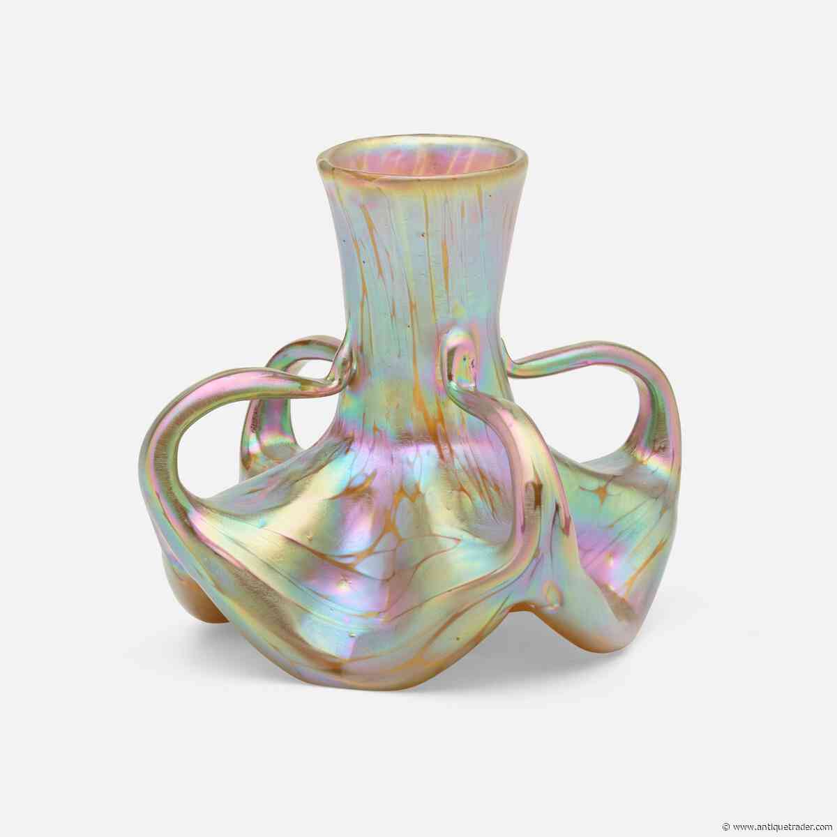 Collector’s Notebook: Identifying Loetz Austria Glass