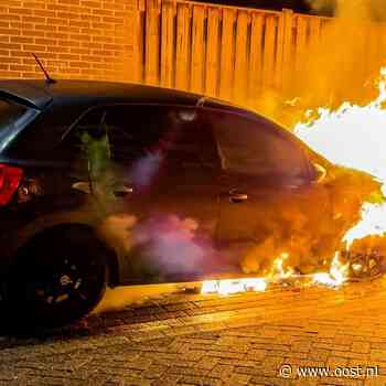 112 Nieuws: zoekactie in Ambt Delden | Autobrand in Enschede na harde knal