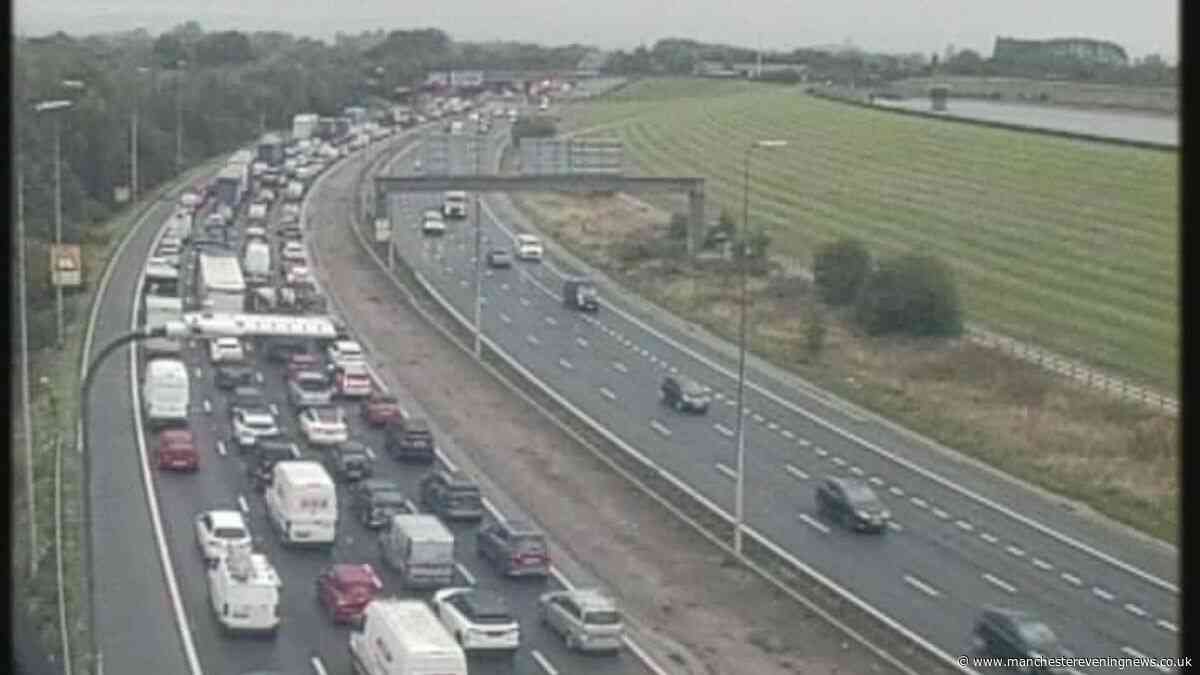 M60 traffic LIVE updates as all vehicles stopped amid incident
