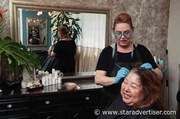 Hairstylist Alli Naho‘opi‘i helps her customers feel ageless