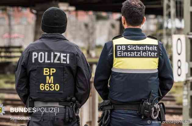Bundespolizeidirektion München: Erst blankgezogen, dann festgenommen / Senior uriniert gegen S-Bahn und greift Bundespolizisten an
