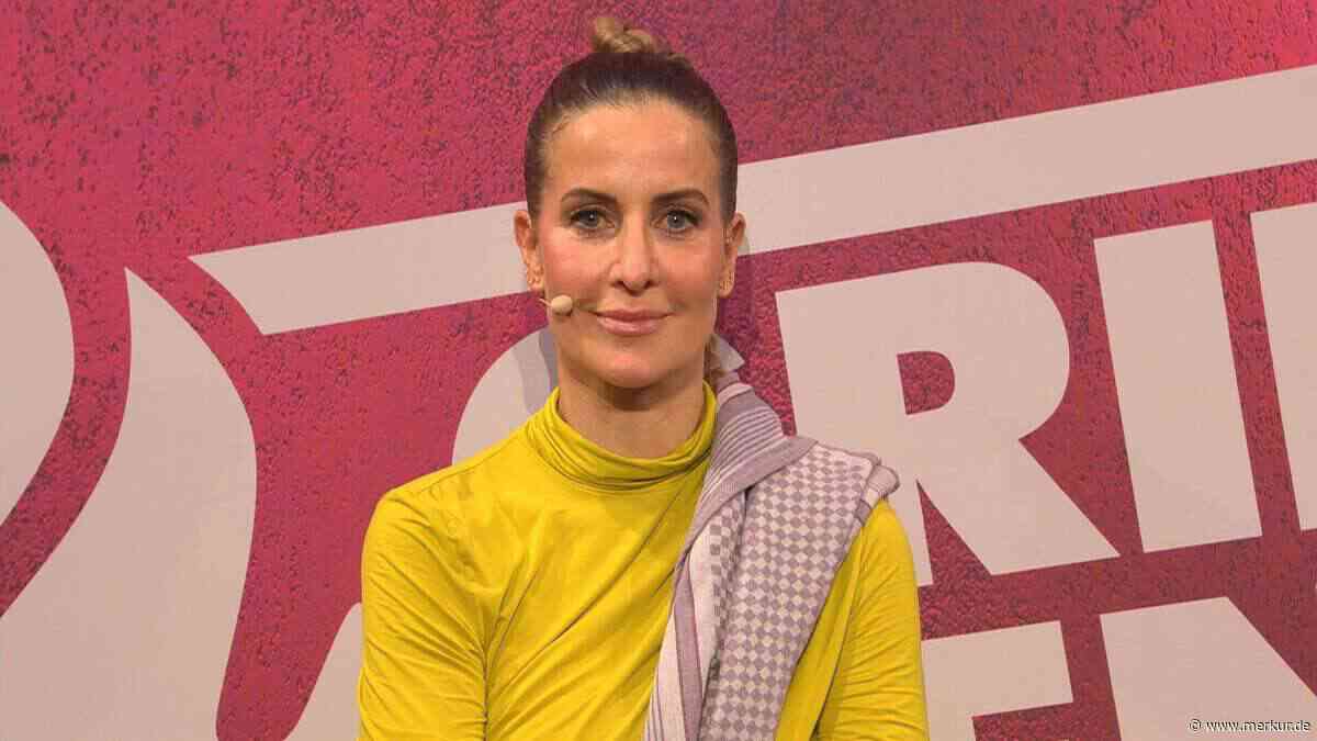 Charlotte Engelhardt lüftet im TV Knutsch-Geheimnis - während ihr Ex-Flirt errötet daneben steht