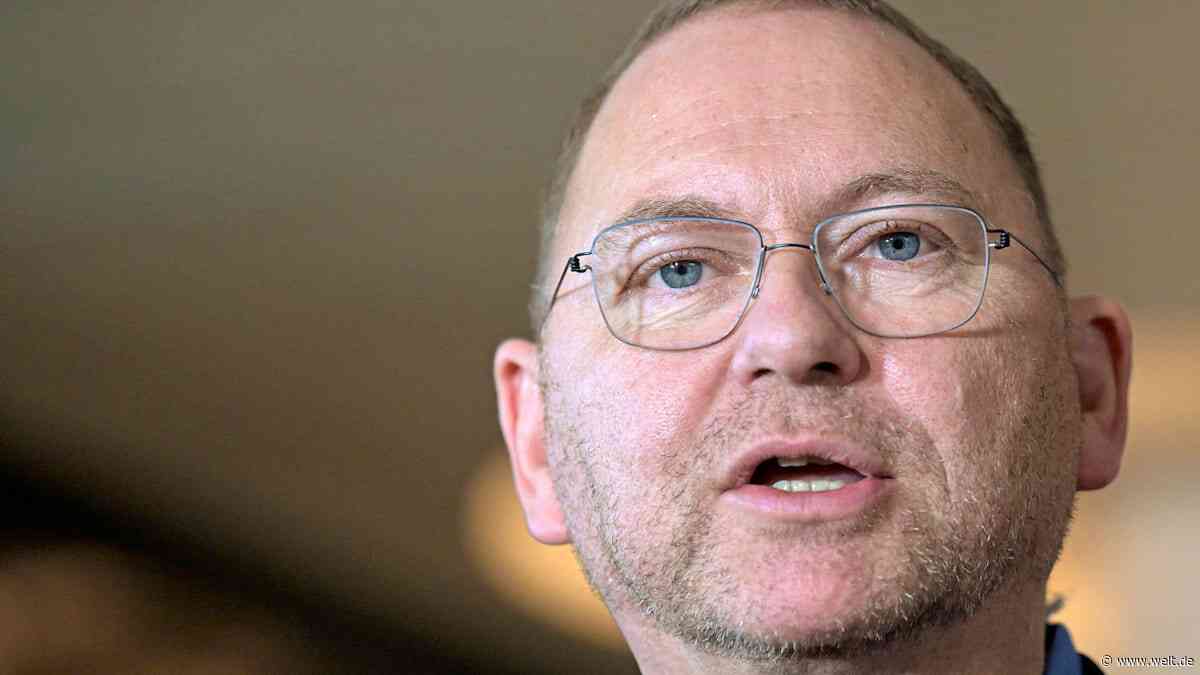 Verdi-Chef Werneke kritisiert späte Einführung des Spritpreisdeckels