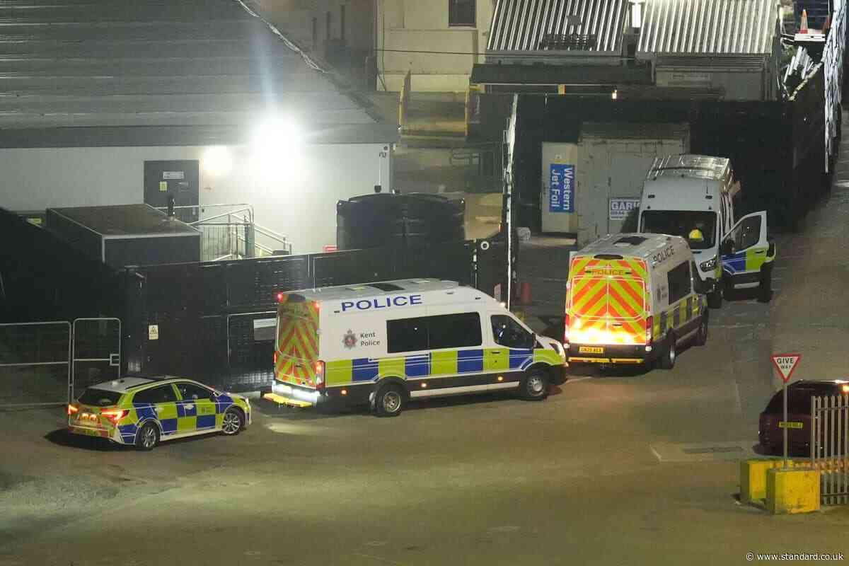 Six arrested as anti-migrant protesters gather again in Hampshire