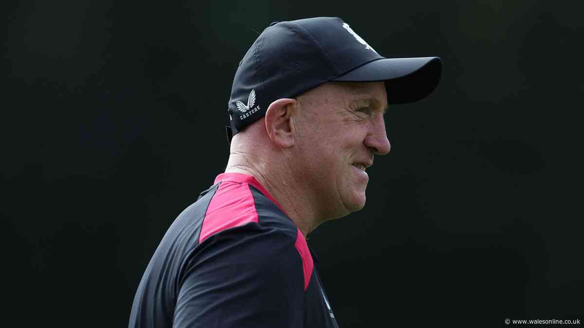 Heartbreaking reason behind Shaun Edwards' England move as he addresses players