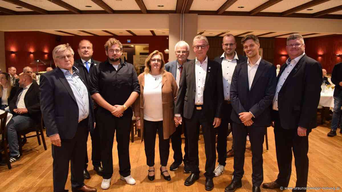 Vom Grenzkind zum Taktgeber: Velpke verabschiedet Rüdiger Fricke