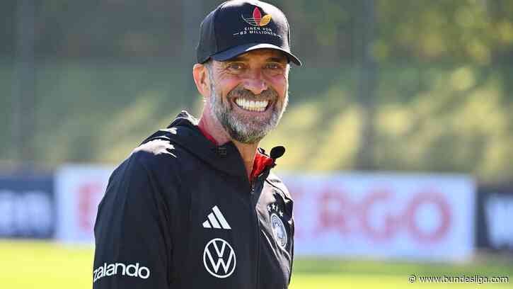 Bundestrainer Jürgen Klopp lädt zum ersten Debütantenball