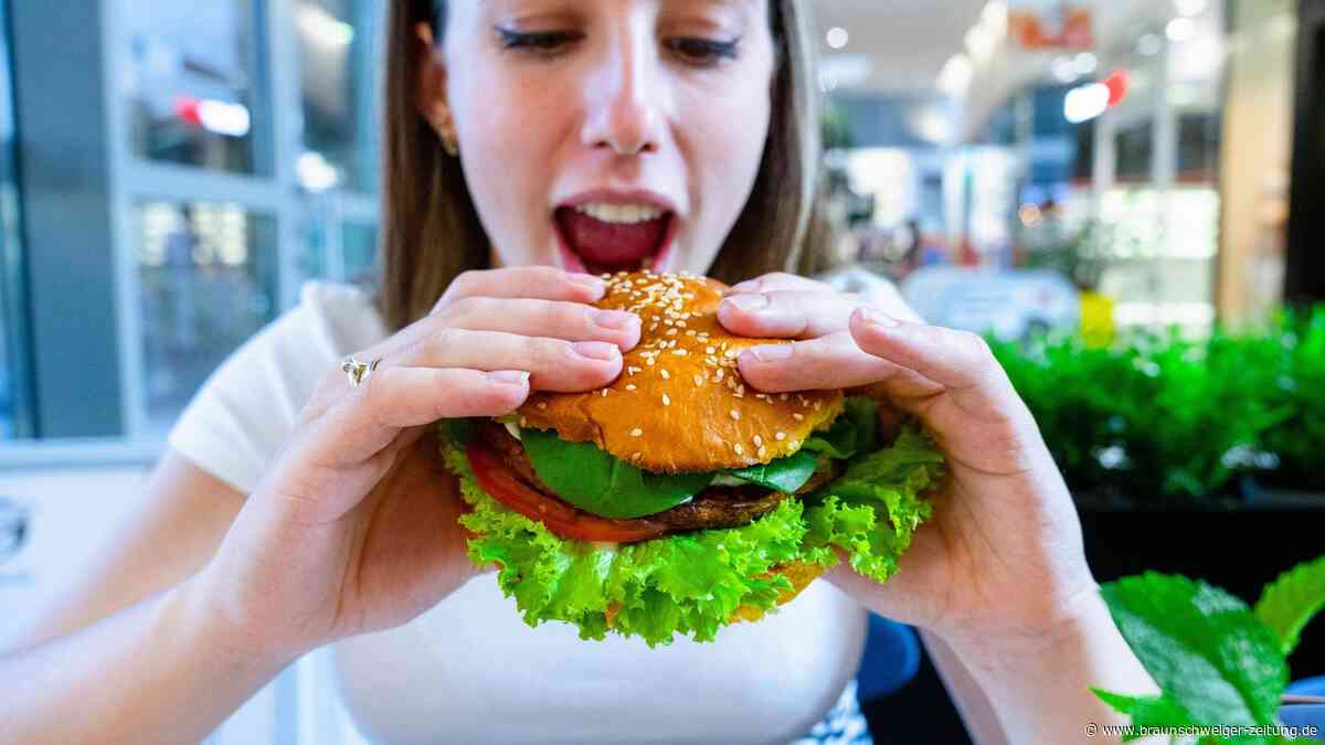 Abnehmen trotz Pommes und Döner? Arzt erklärt, worauf es wirklich ankommt