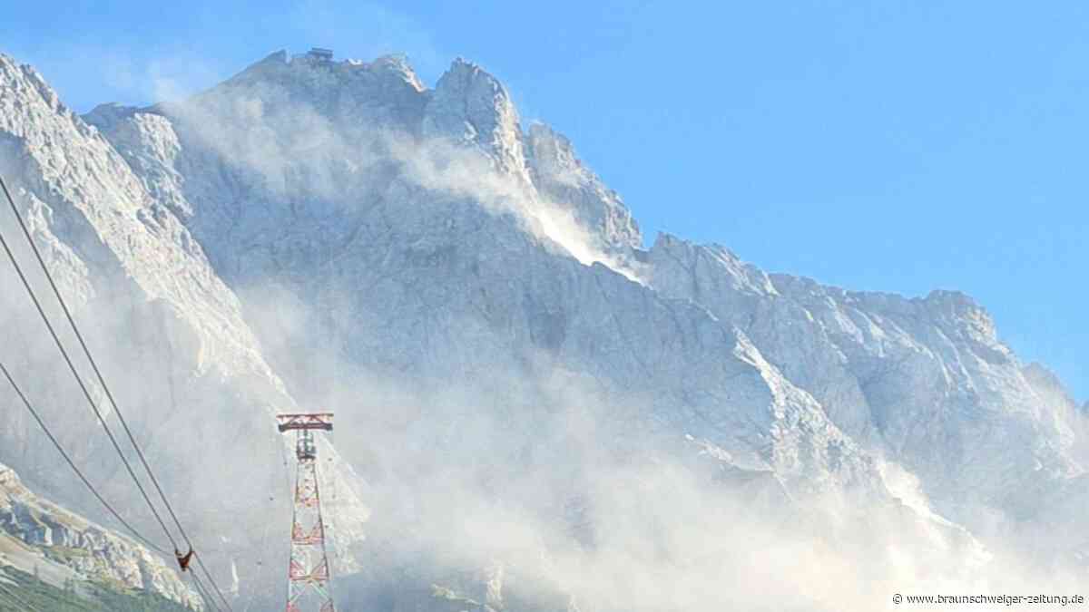 Felssturz erschüttert die Zugspitze – Staubwolke hüllt Gipfel ein