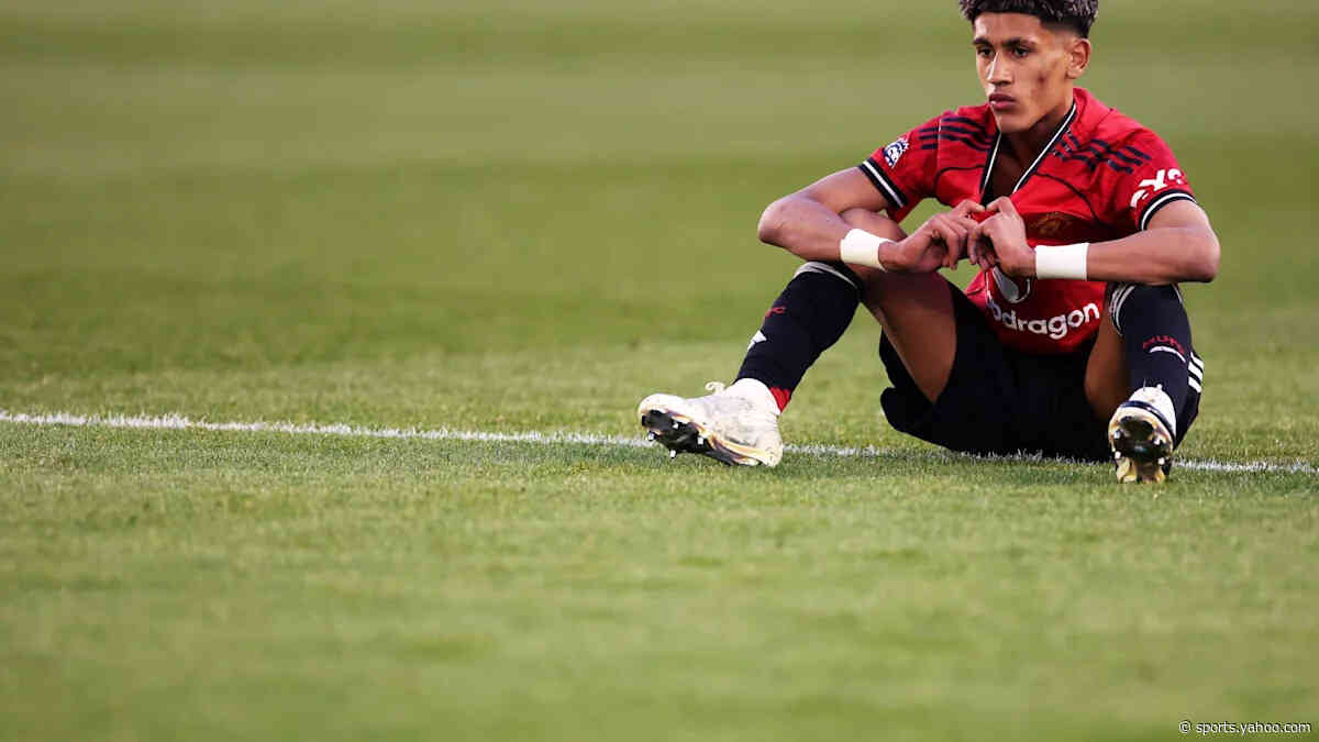 Barcelona step up efforts to beat Real Madrid in the race to sign Man United prodigy