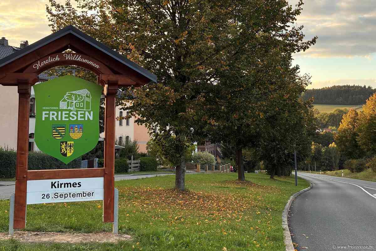 An der Grenze des Vogtlands: Warum Friesener Ortsschilder die Form eines Wappens haben