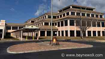 Board asks for new school closure alternatives as Pinellas delays community meetings