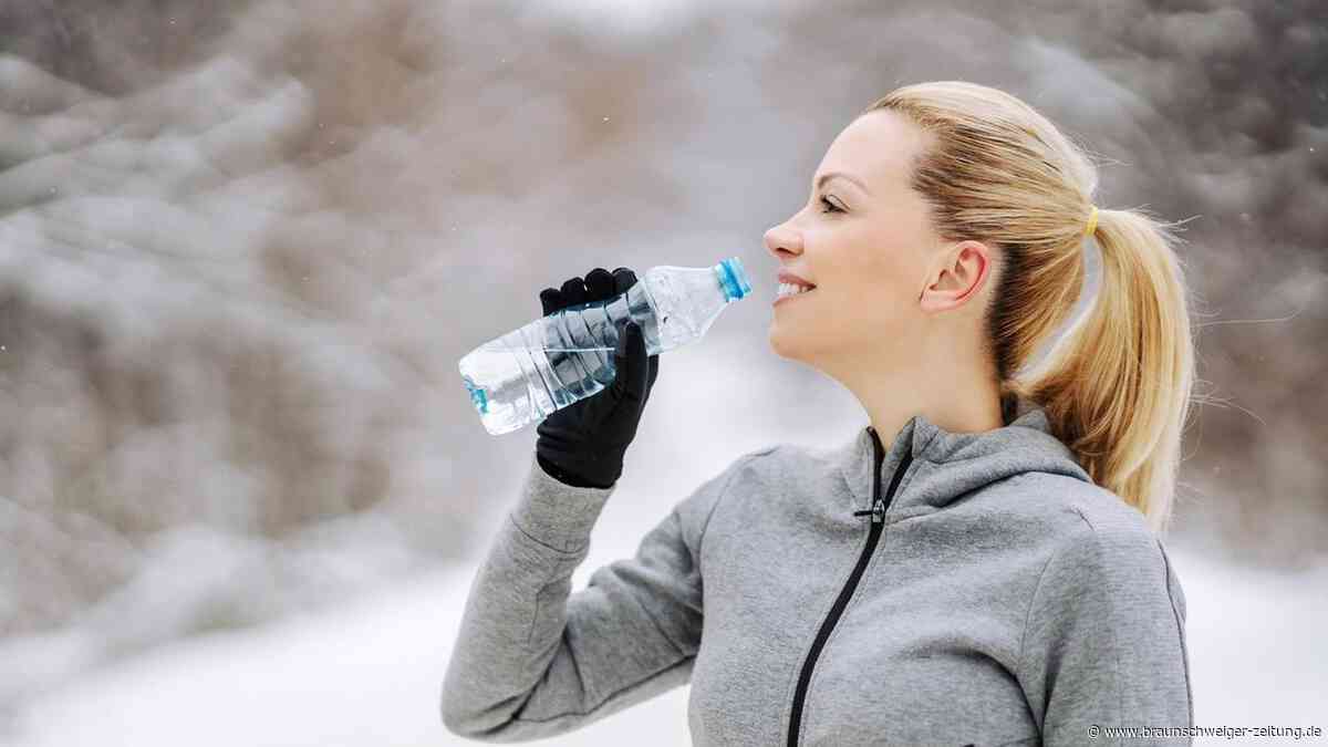 Abnehmen mit Wasser? Ernährungsdoc Dr. Riedl gibt wichtigen Tipp