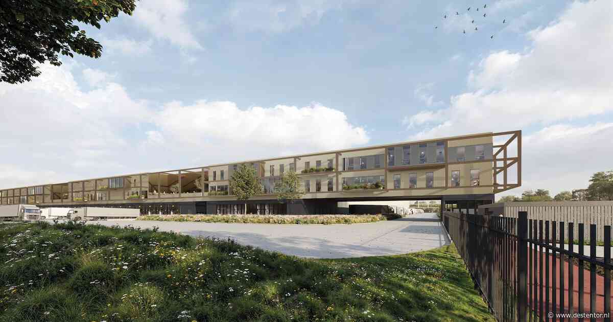 Eerste paal de grond in: hier worden in Lelystad vanaf 2028 tienduizenden pakketten per dag verwerkt
