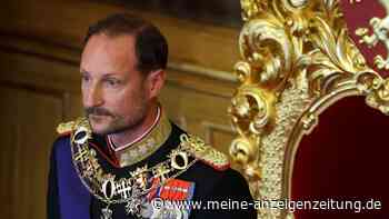 Herzzerreißende Szene: König Haakon trägt Astrids Sarg persönlich aus der Kirche in Oslo