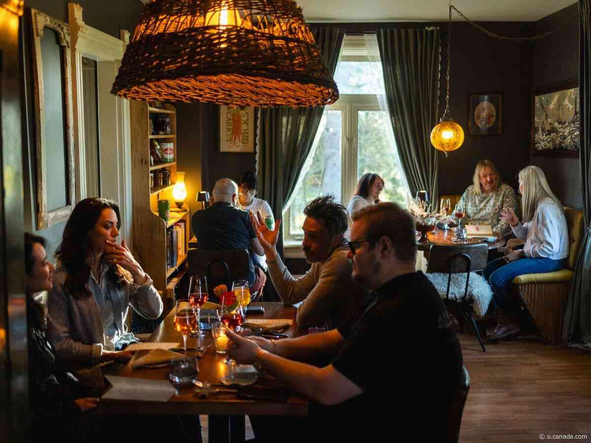 Canadians are turning gardens, vineyards and farms into dining destinations