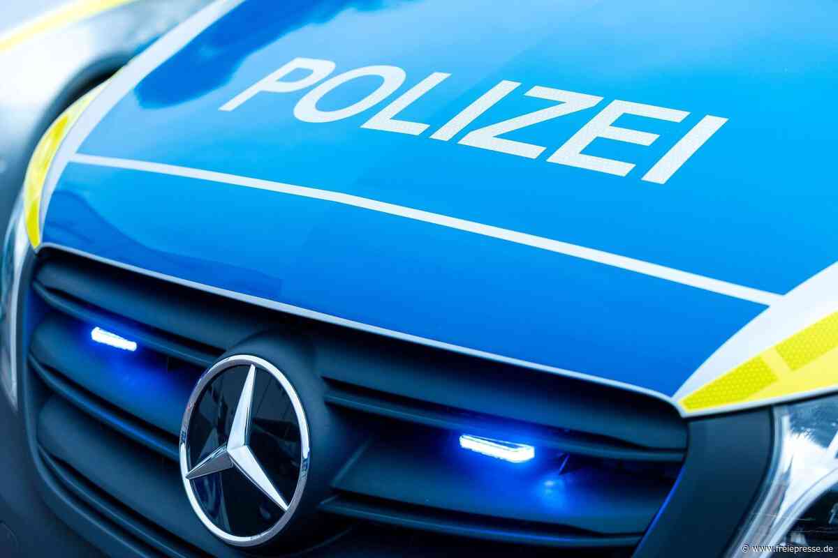Schwarzenberg: Vorfahrt missachtet – Kleinkraftrad stürzt bei Unfall