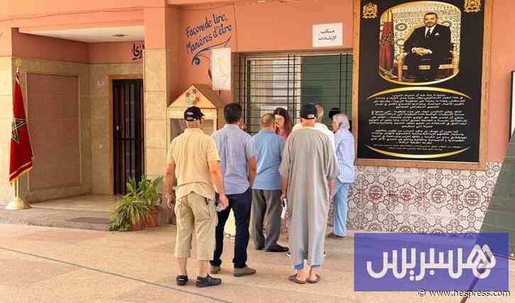 صناديق الاقتراع تستقبل ناخبي البيضاء