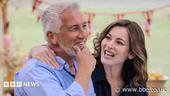 Nigella Lawson is 'icing on the cake', TV critics say as she enters Bake Off tent
